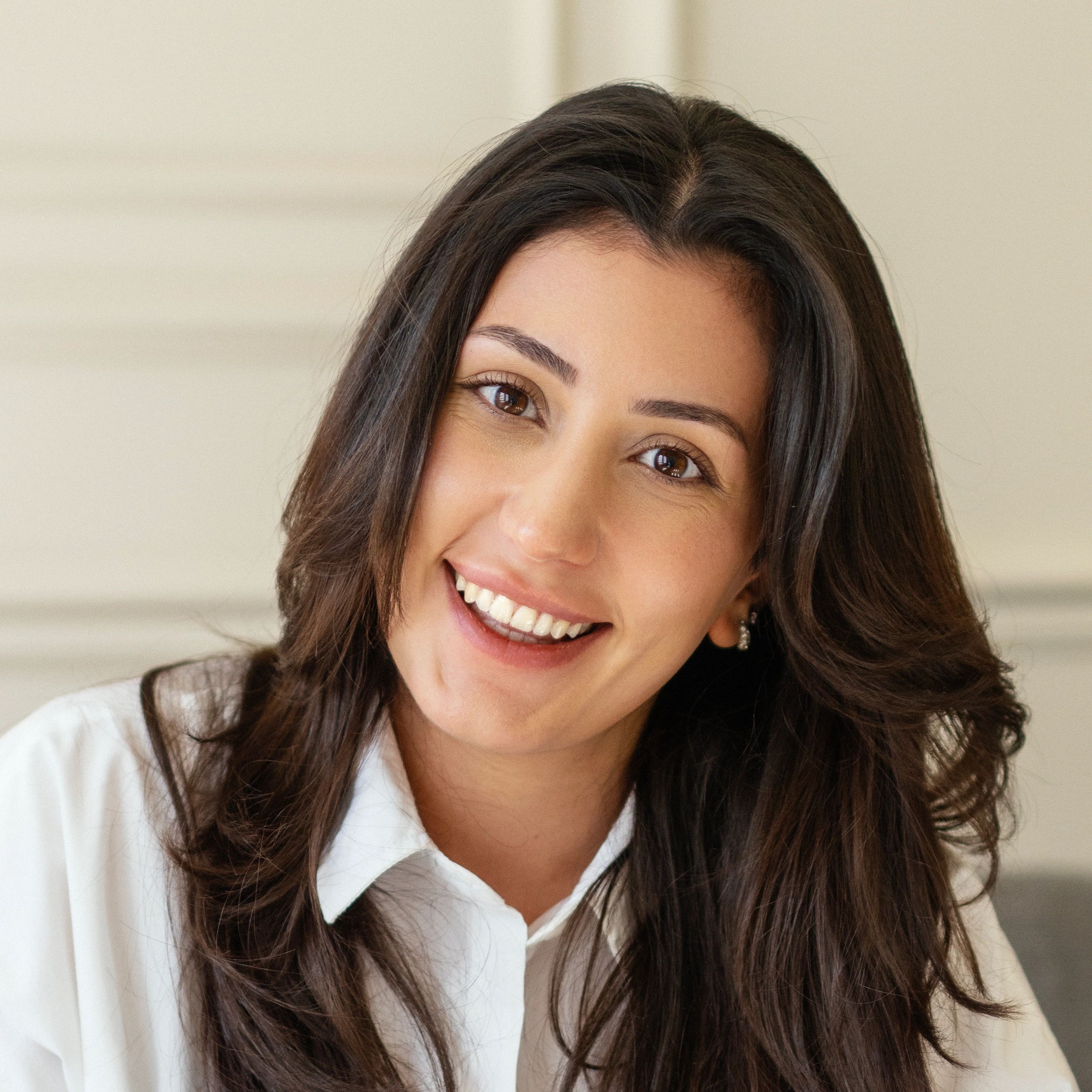 Portrait of Sofia Laurent, group and corporate retreat specialist